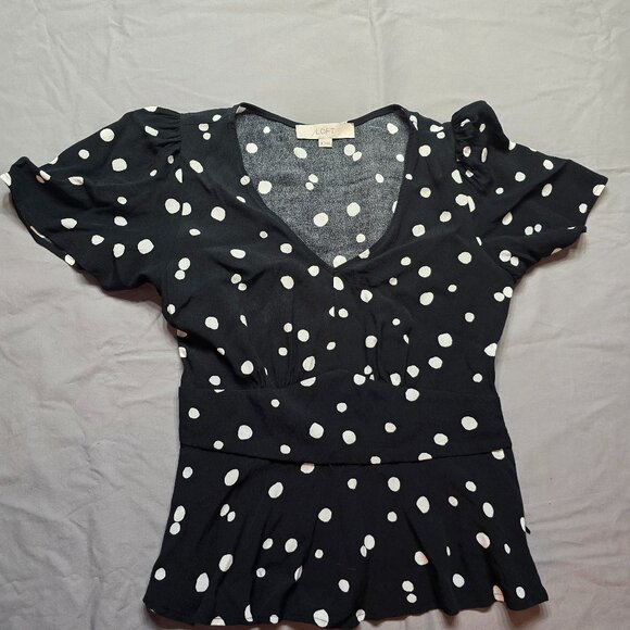 Loft Black Blouse With White Polka Dots Flutter Sleeve Size 0 - Picture 1 of 7